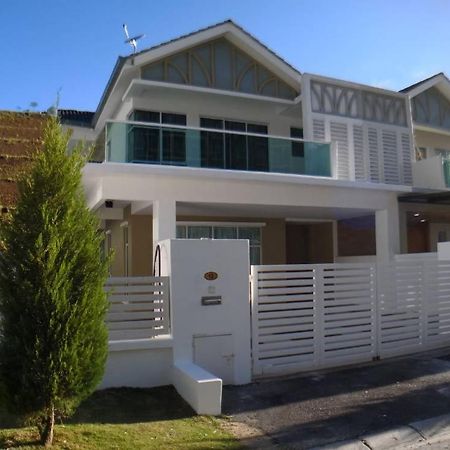 Homestay Cameron Highlands Golden Hill 5Br Semi D Golden Hills Night Market No Bbq 브린창 외부 사진